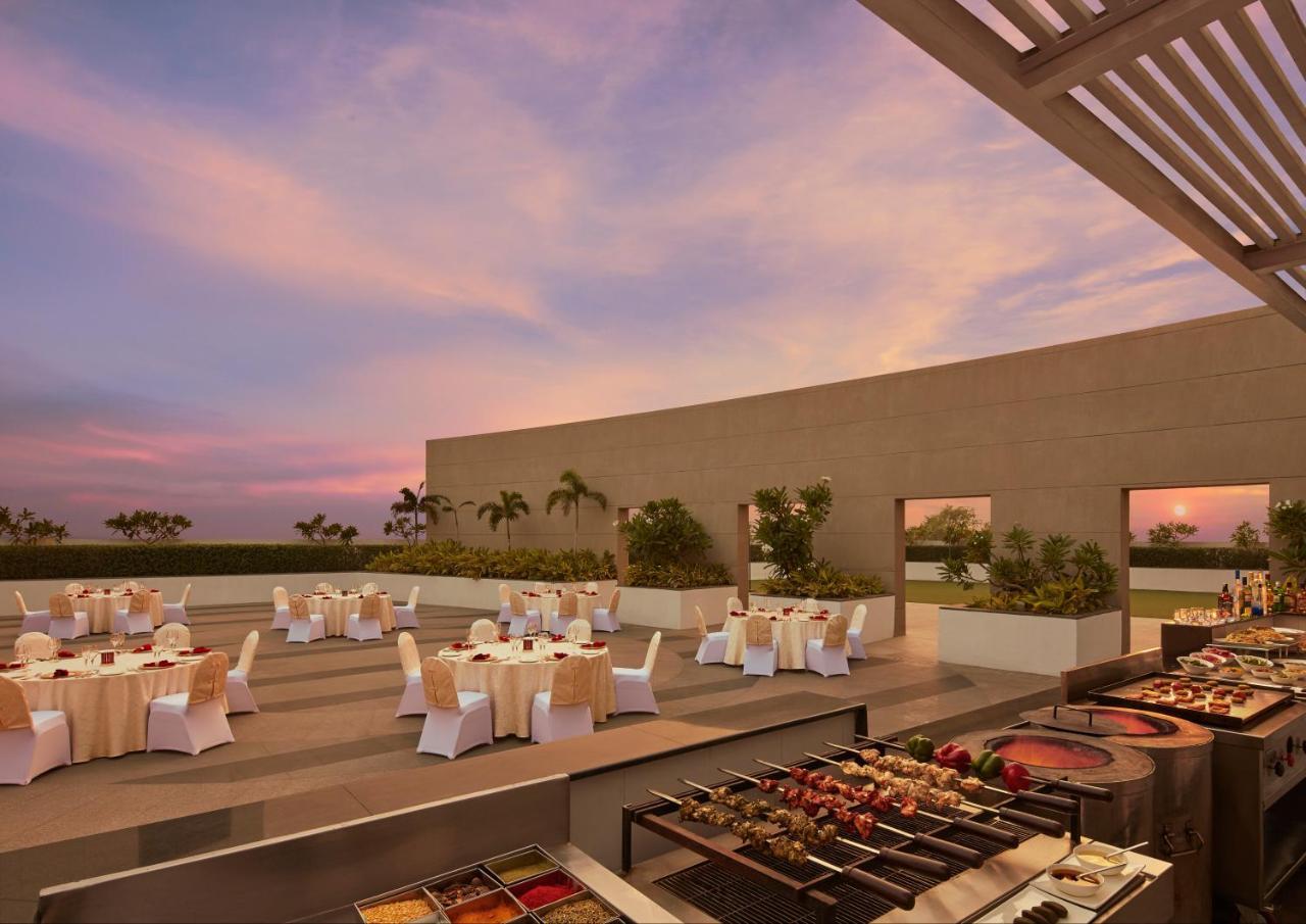 Hotel Taj Swarna, Amritsar Exterior foto The Park, Hyderabad
