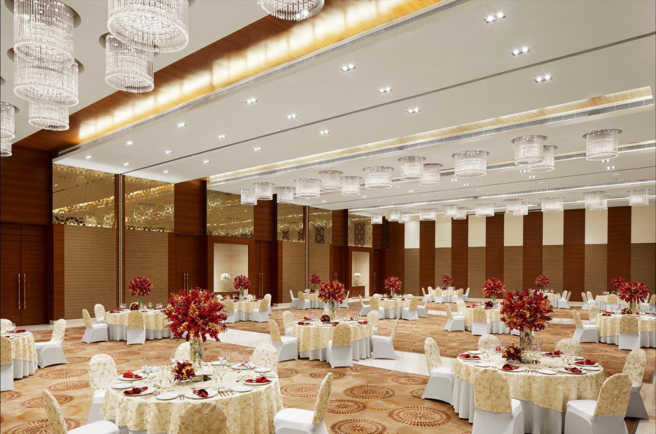 Hotel Taj Swarna, Amritsar Exterior foto The Grand Ballroom
