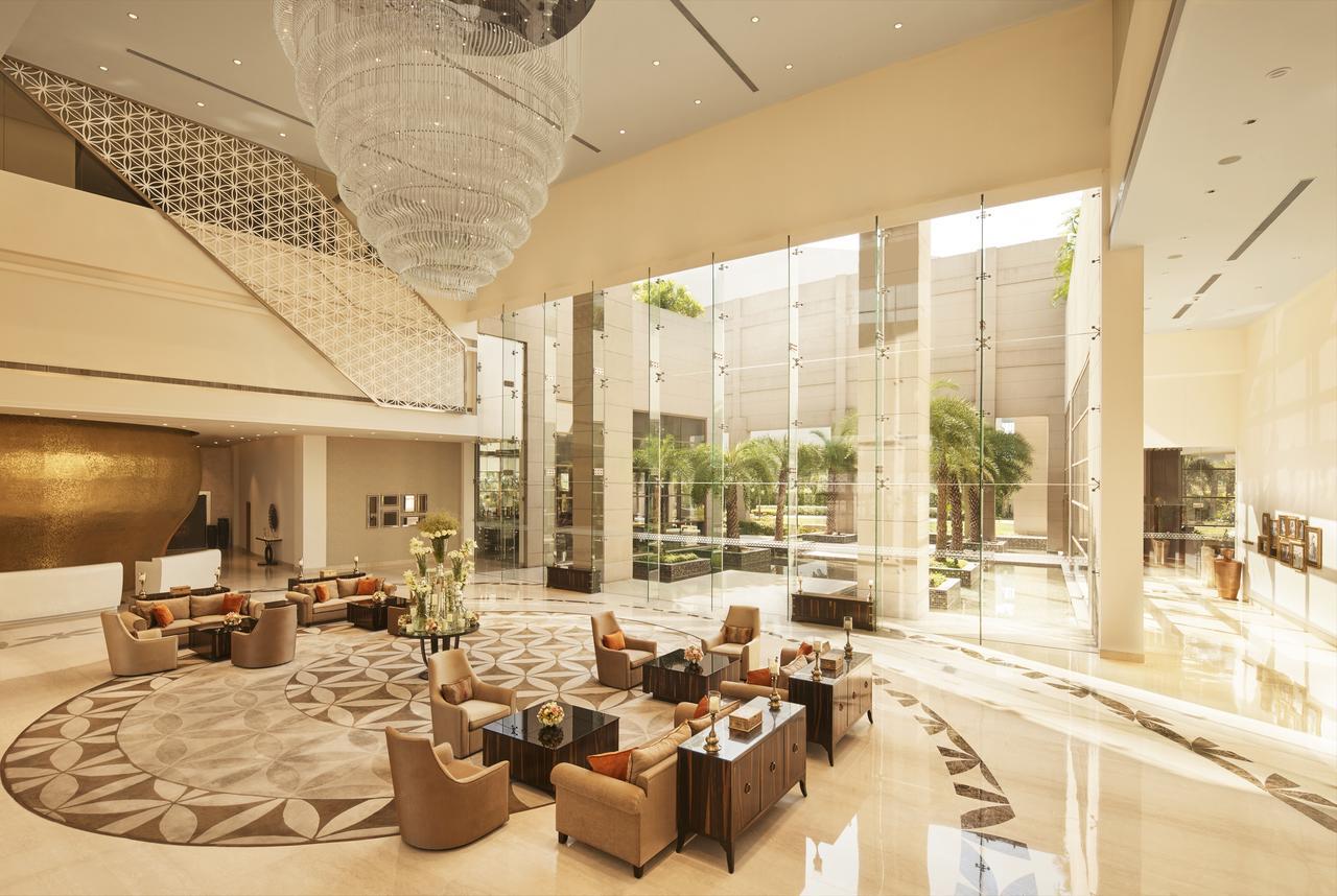 Hotel Taj Swarna, Amritsar Exterior foto Lobby