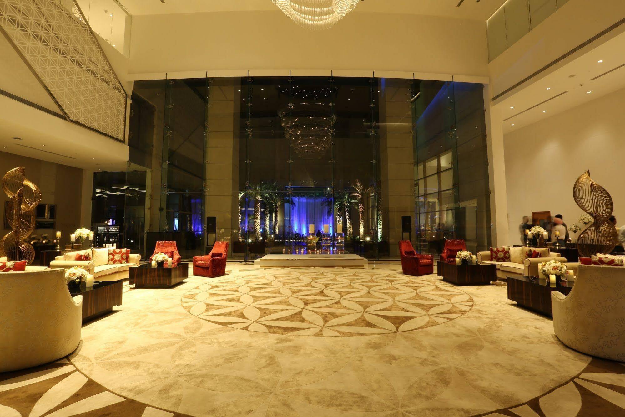Hotel Taj Swarna, Amritsar Exterior foto The lobby of the hotel